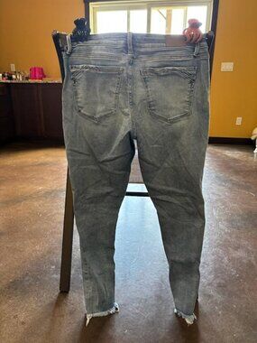 Buckle Black No 53 Ankle Skinny size 30